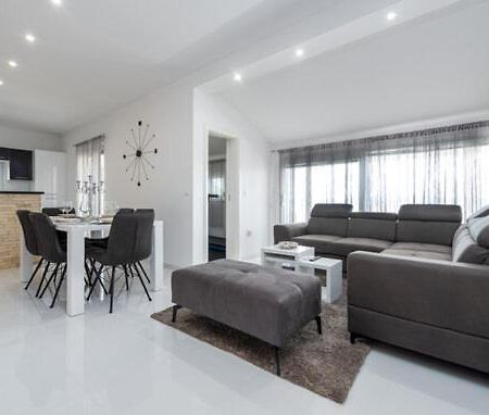 Apartmant Shine Luxury Maslenica Buitenkant foto