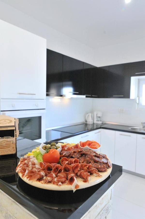 Apartmant Shine Luxury Maslenica Buitenkant foto